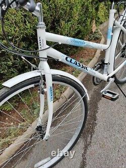 TOURISTE CLASSIC Ladies / Women's Bike. 18 Speed, Only Used A Few Times