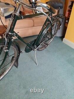 Vintage Raleigh Superbe 1979 Bicycle with rear carry rack. Thanks